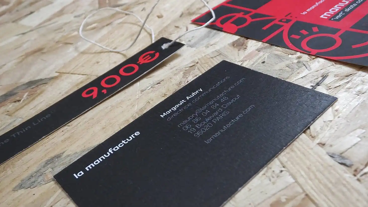 Close-up on La Manufacture's business cards texture
